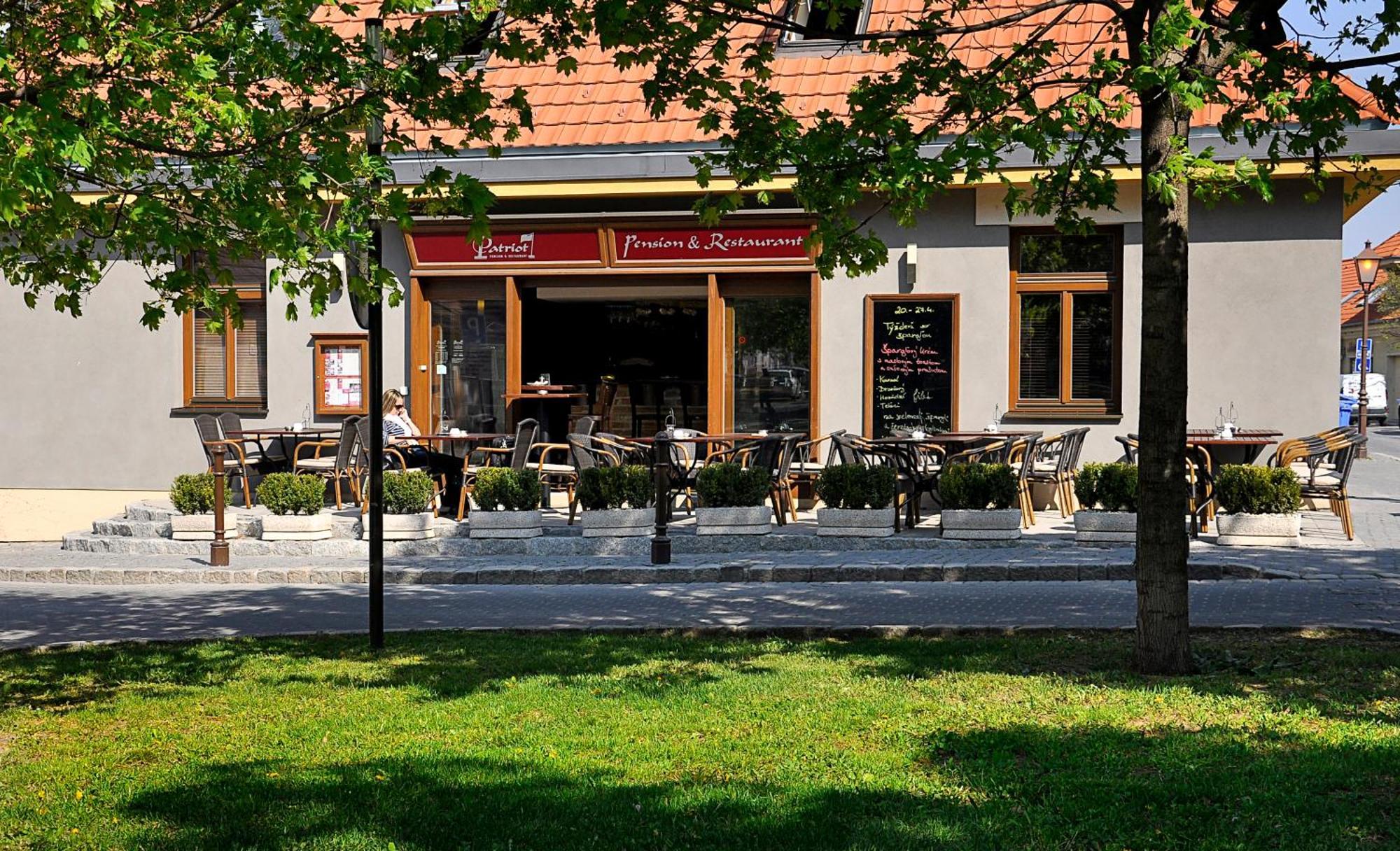 Pension & Restaurant Patriot Trnava Bed & Breakfast Exterior foto